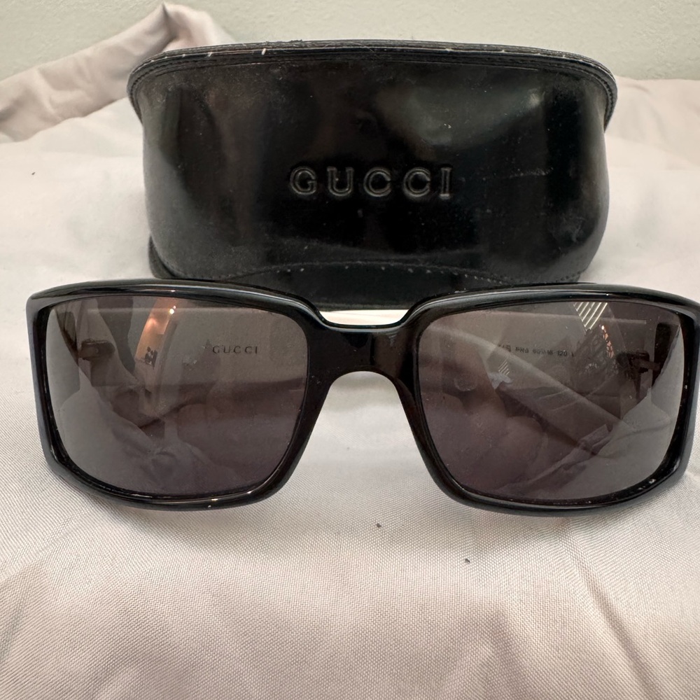 Gucci Black Oversized Sunglasses